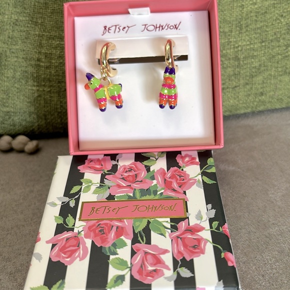 Betsey Johnson Piñata Earrings - Picture 3 of 3